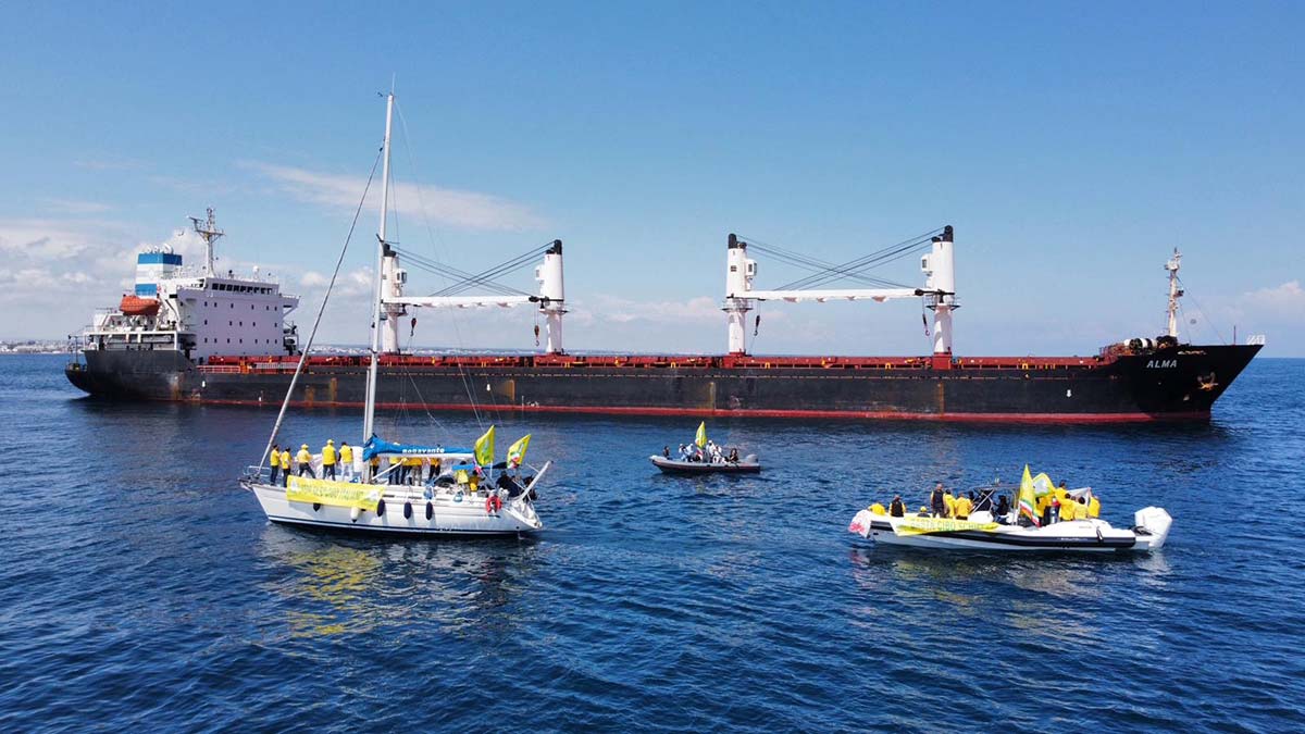 Il blitz a Bari contro la nave turca